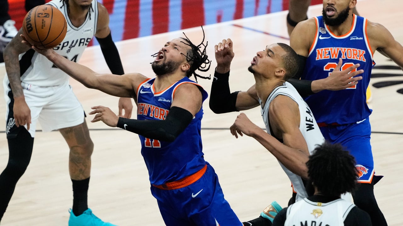 New York Knicks news and updates from CBS New York
