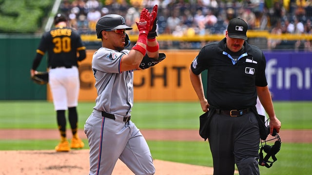 Miami Marlins v Pittsburgh Pirates 