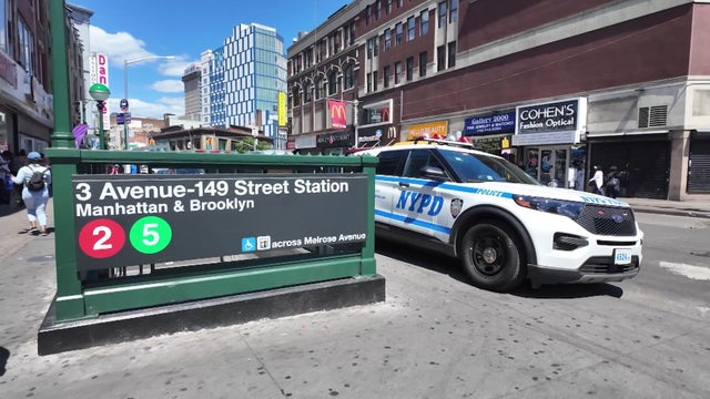 gainer-6p-pkg-nypd-publ-wcbsi4o3-hi-res-still-00-00-4919.jpg 