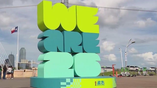 Dallas World Cup, "We are 26" sign 