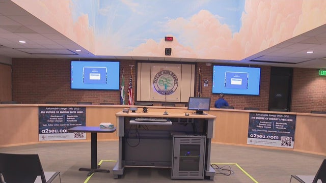 Police presence at Ann Arbor city council meeting sparks controversy 