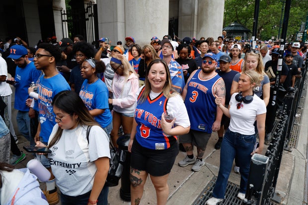 NY Knicks Parade To Engulf Downtown With Fans, Cops, Confetti