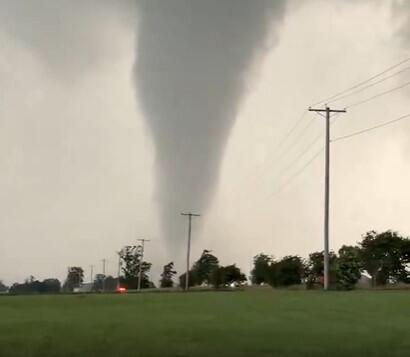 Tornadoes reported in Illinois, Iowa as severe weather roils Midwest 
