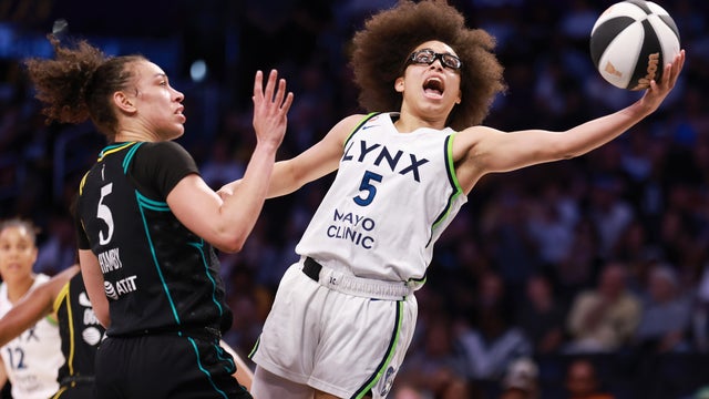 Minnesota Lynx v Los Angeles Sparks 