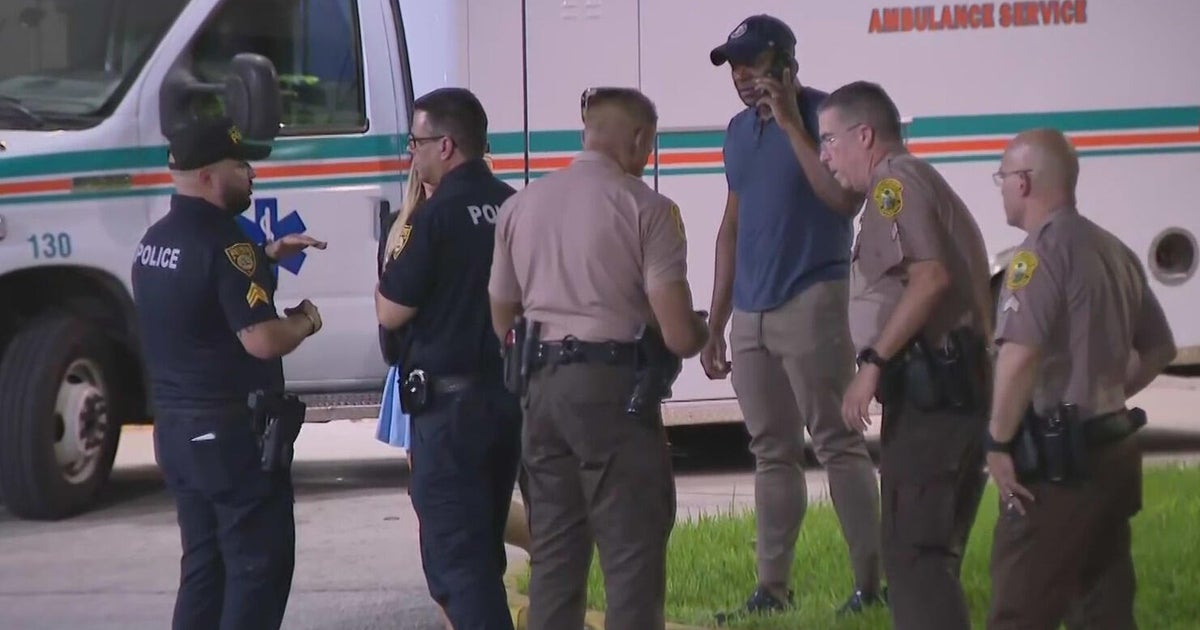 Miami Beach police officer "in good spirits" after being injured in ...