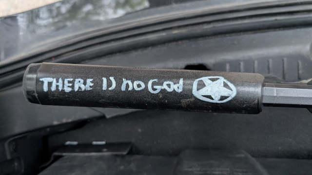 macomb-county-gun-ethan-crumbley-slogan.png 