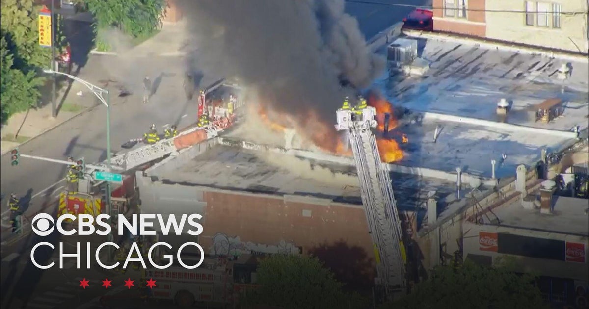 Firefighters battling business fire on Chicago's West Side - CBS Chicago