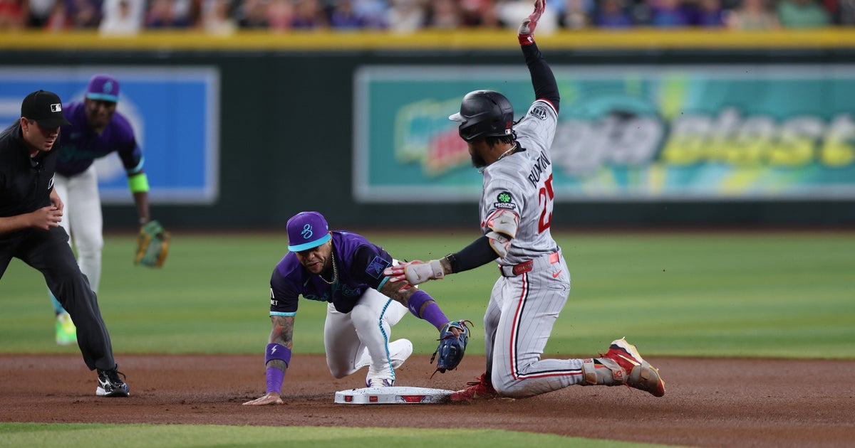 Carroll has a 3-run triple in the 8th to help the Diamondbacks beat the Twins 9-5
