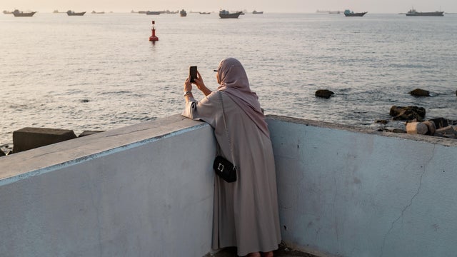 Strait Of Hormuz Reopening Complicated By Mines And Uncertainties Of Ceasefire 
