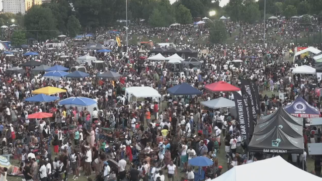 afram-crowds.png 