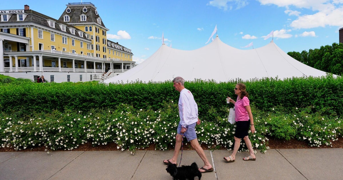 Is Taylor Swift getting married in Rhode Island?