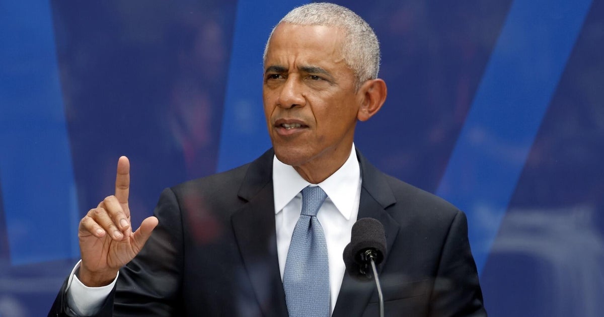Obama urges resiliency and unity during speech at Obama Presidential Center opening