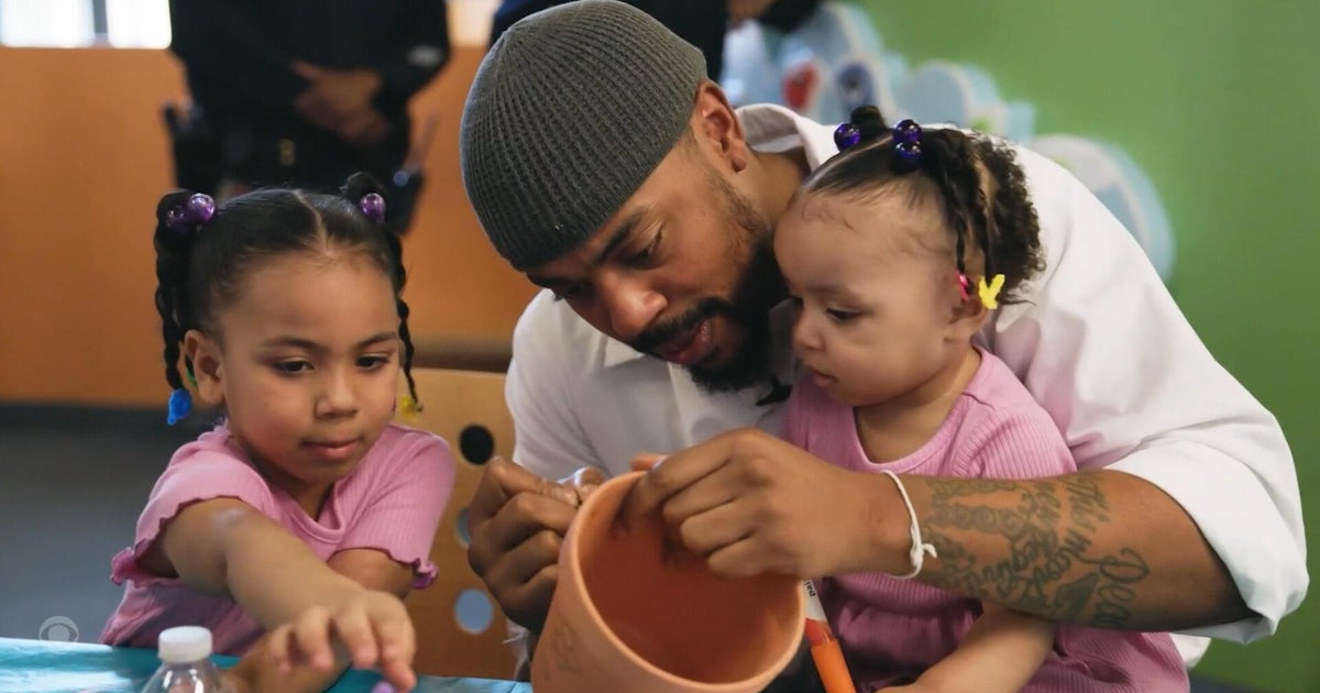 Rikers Island inmates get Father's Day trip to museum with their kids