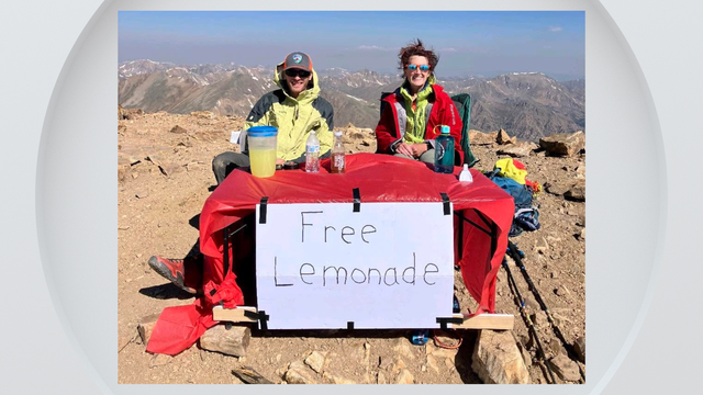 lake-county-mountaintop-lemonade-stand.png 