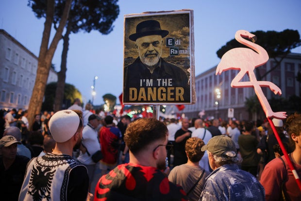 Albanians protest against government and luxury developments