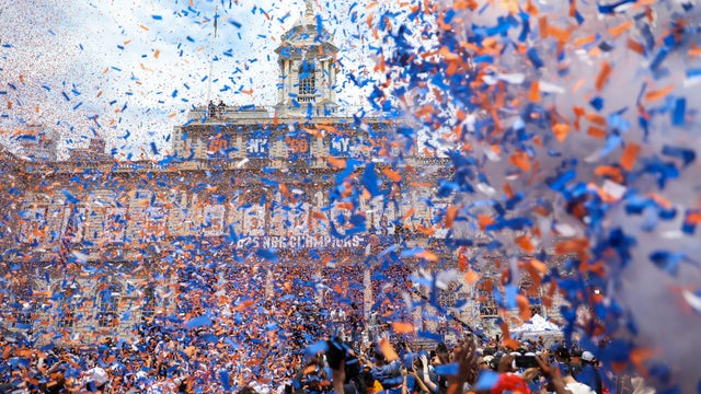NY Knicks Parade To Engulf Downtown With Fans, Cops, Confetti 