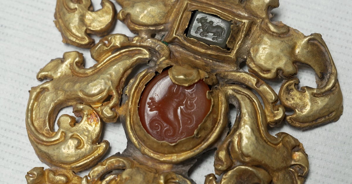 The hunt for Cambodia's stolen Khmer jewels