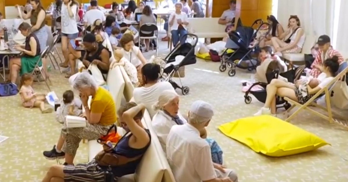 Parisians flee furnace-like heat wave by escaping to cooling centers