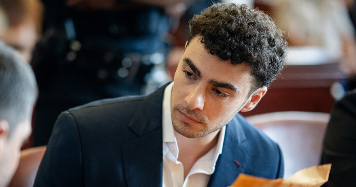 Federal trial for Luigi Mangione pushed back to January 2027