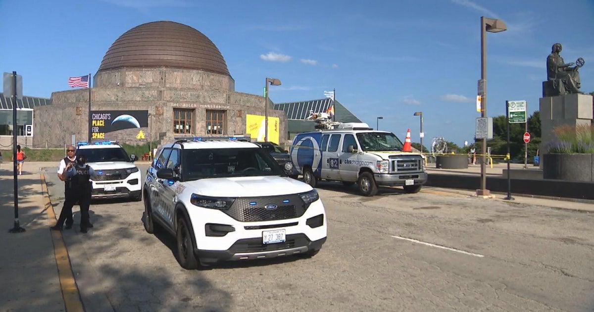 3 may face hate crime charges after CBS News Chicago crew attacked, called racist slurs near Adler Planetarium