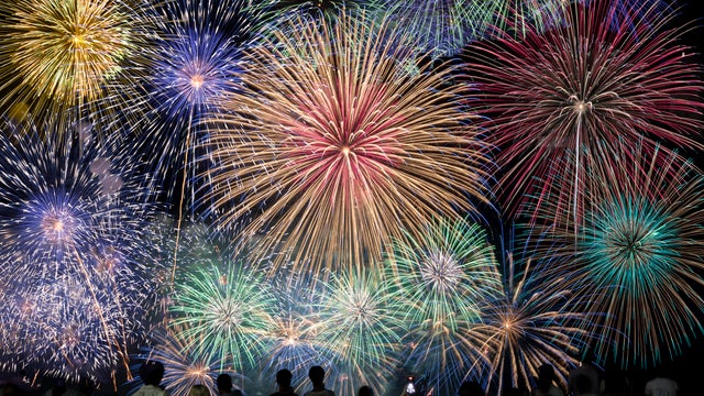 Fireworks and audience 