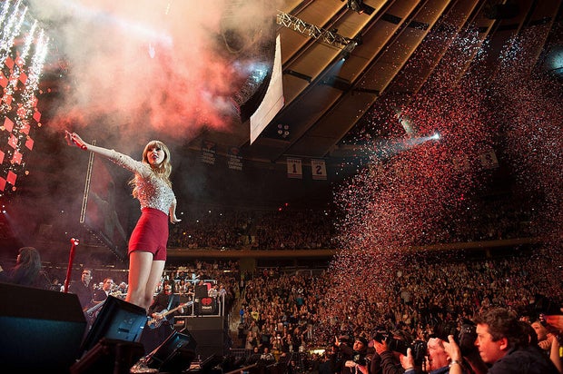 Taylor Swift at Z100's Jingle Ball 2012  