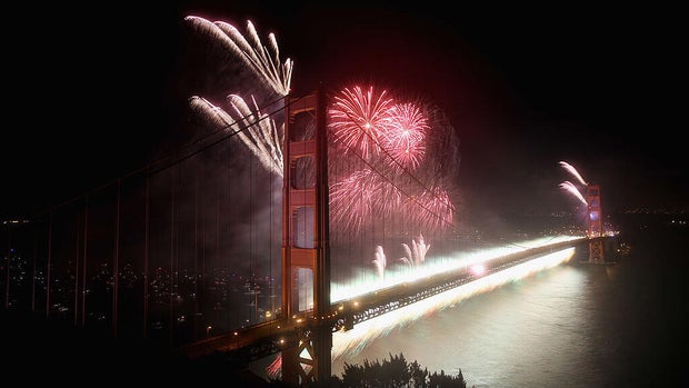 golden-gate-bridge-2012-fireworks-145374829.jpg