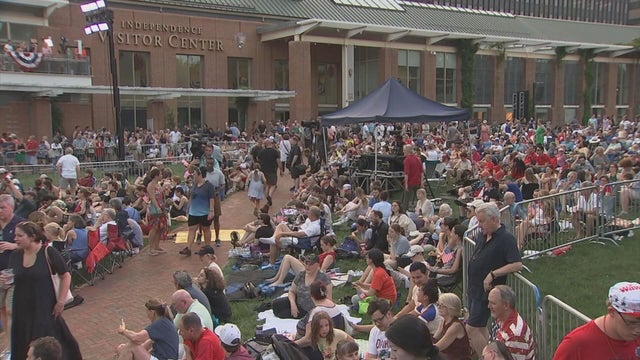 Hundreds pack Independence Mall for free Philly Pops, Idina Menzel concert 