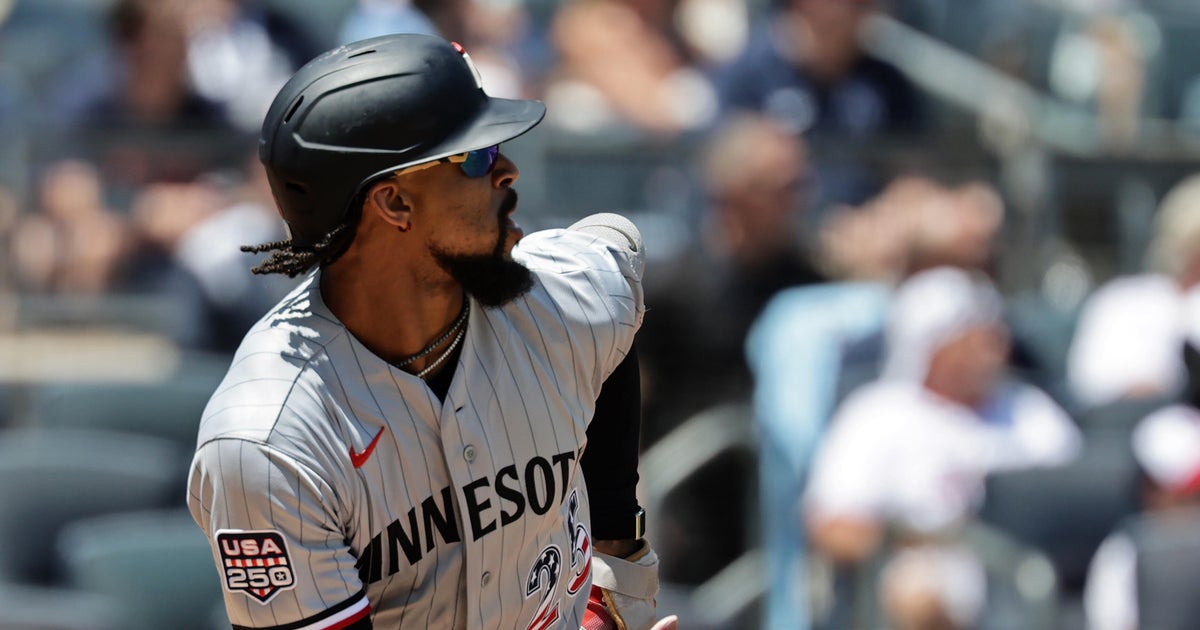 Twins' Byron Buxton leaves game against Yankees with a hip injury
