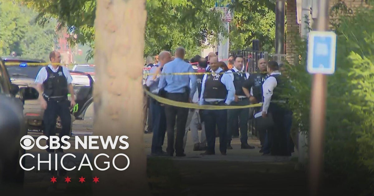 Court hearing set for man charged in shooting that wounded 2 CPD officers