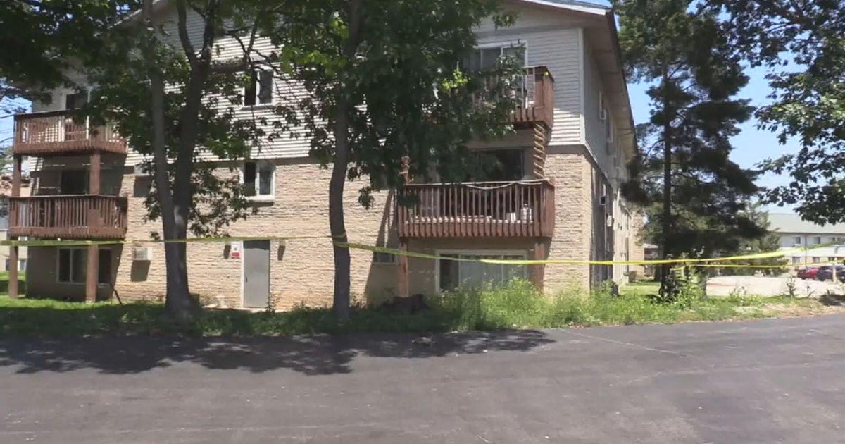 Man killed, woman wounded in shooting in Mundelein apartment
