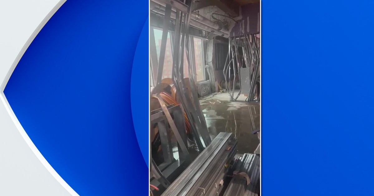 Dramatic video shows inside of unstable building in Midtown Manhattan ...