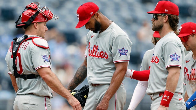 Cristopher S&aacute;nchez  J.T. Realmuto Bryce Harper 