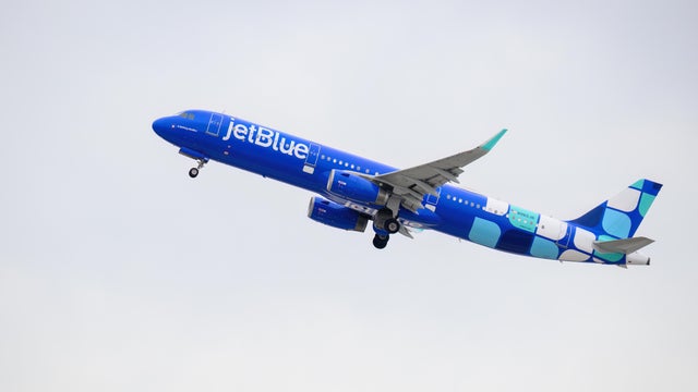 JetBlue Airways aircraft N982JB Airbus A321-231 taking off from Harry Reid International Airport. Las Vegas. USA. 