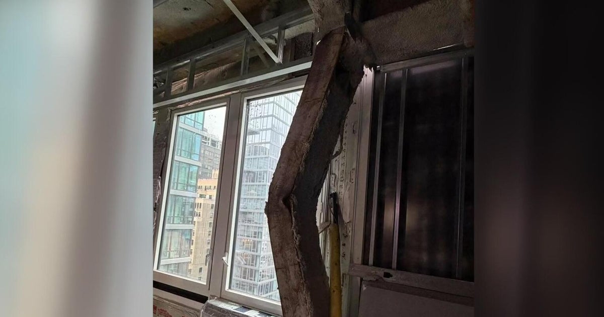 New York City high-rise deemed "unstable" after columns buckle