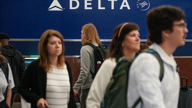 One In Ten Airport Screeners Skip Work As Funding Fight Drags On 
