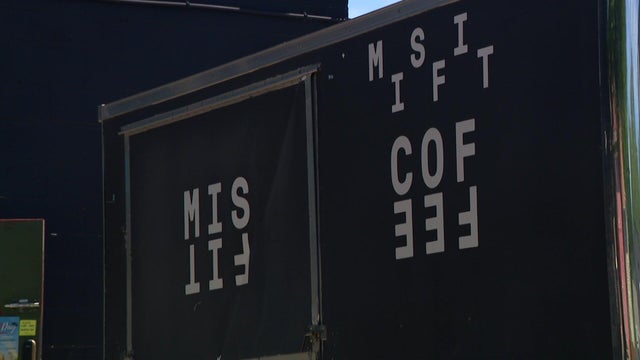 6p-pkg-misfit-coffee-robbery-wccoau45.jpg 