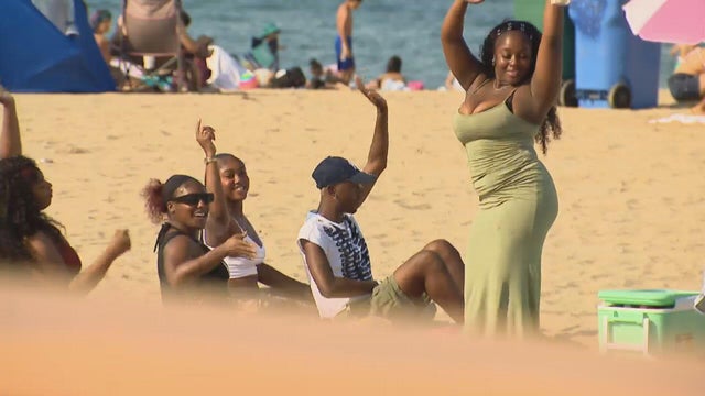 house-beach-crawl.jpg 