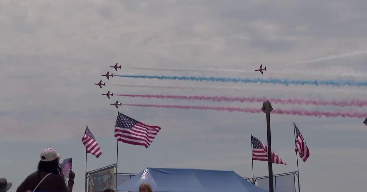Smoke from FourLeaf Air Show planes stained boats in Zach's Bay, owners say