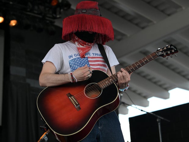 ed-spinelli-summerfest-w1d3redleather.jpg 