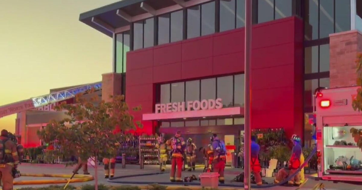 Fire forces evacuations at Fort Worth H-E-B