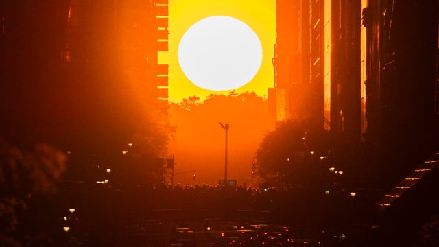 APTOPIX Manhattanhenge 