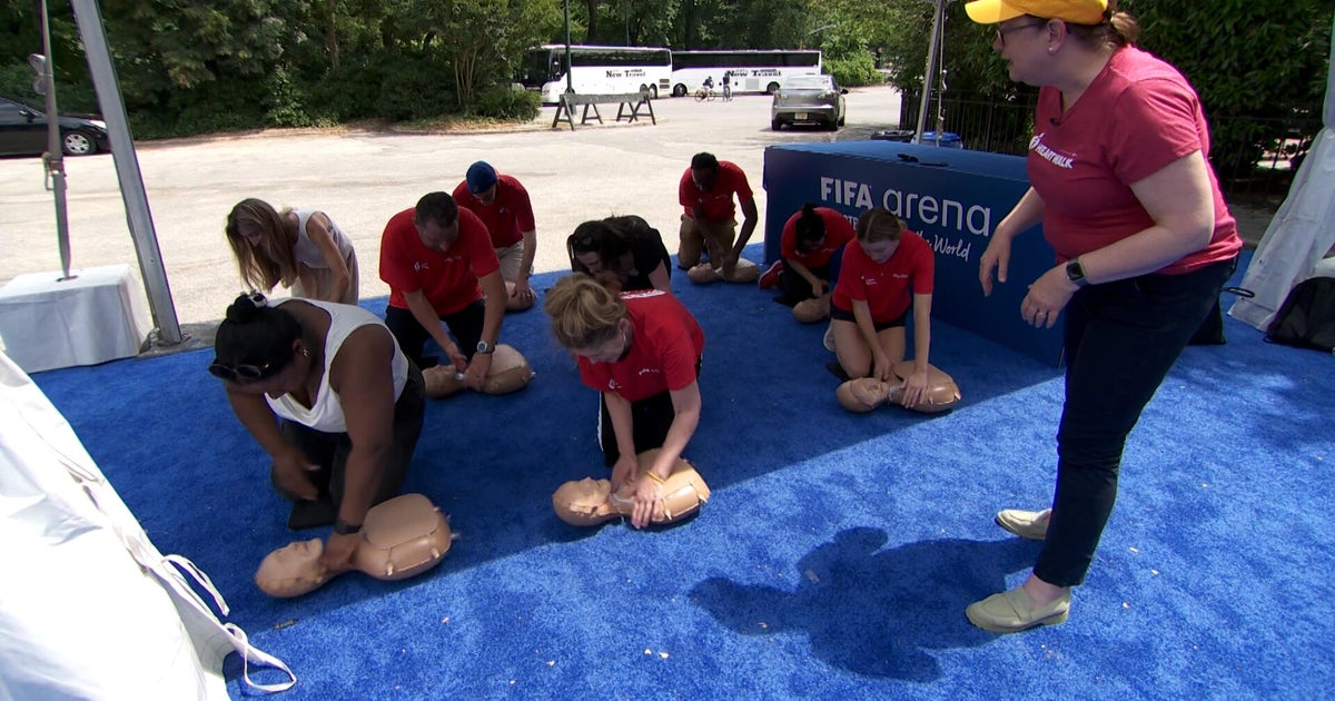 Training World Cup fans on how to perform CPR