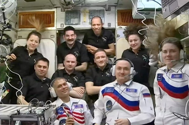 071426-iss-crew.jpg