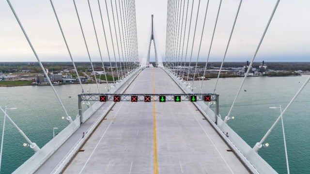 gordie-howe-bridge-photo.jpg 