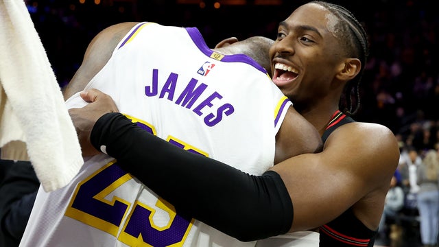 Los Angeles Lakers v Philadelphia 76ers 