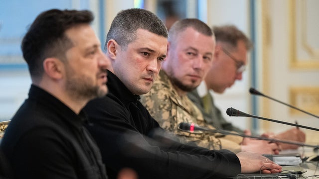 Ukrainian President Zelenskyy meets German Defence Minister Pistorius in Kyiv 