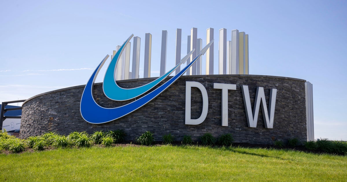 Detroit Metro Airport official cancels plans for lounge with cigar-smoking area
