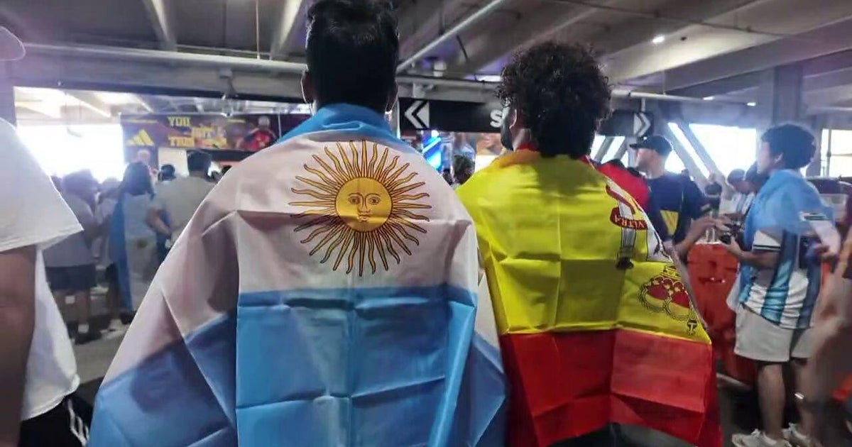 Hundreds of fans pack American Dream mall to watch World Cup final