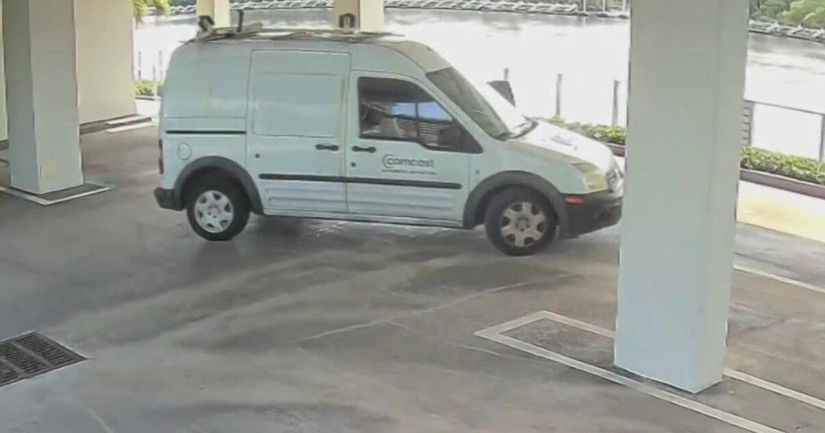 Surveillance footage shows thieves using Comcast van to steal motorcycles in South Florida